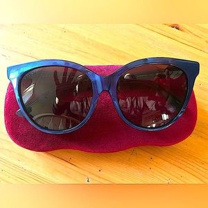 Gucci Sunglasses Excellent Condition HARDLY WORN